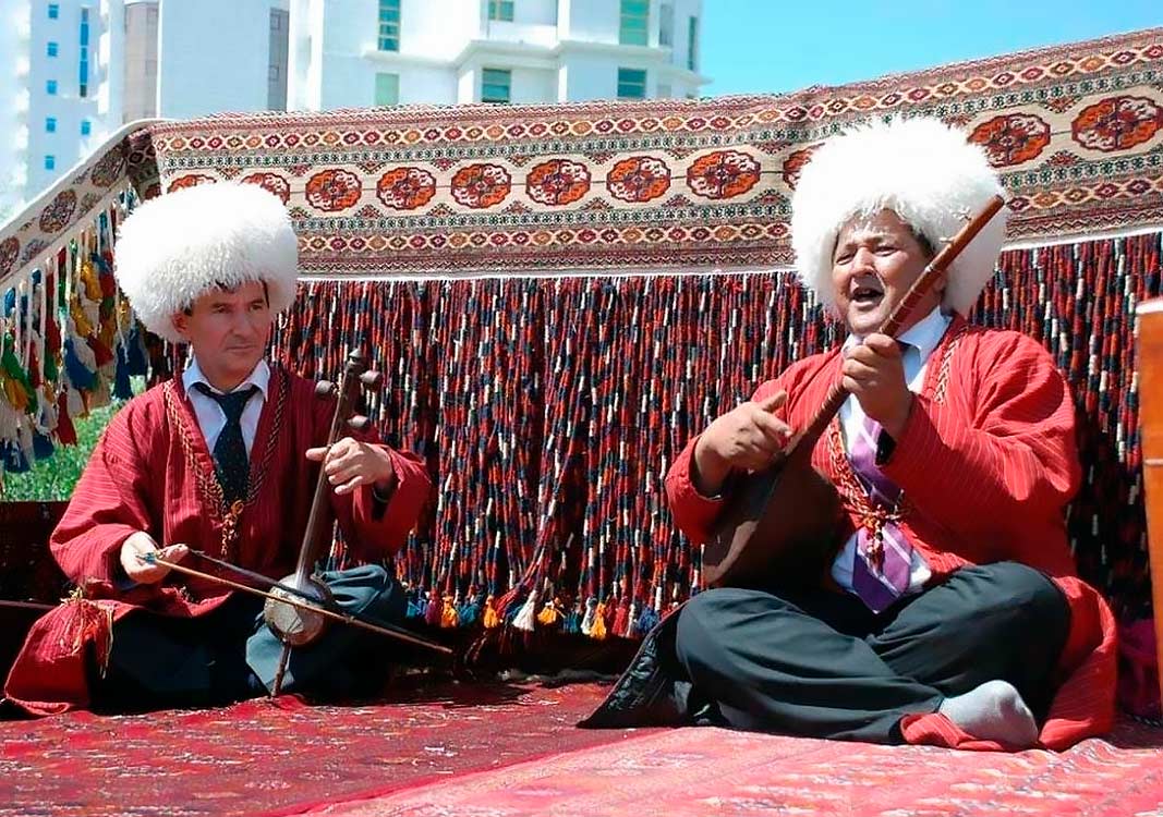 Dutarçy bagşy-sazandalaryň arasynda «Çalsana, bagşy!» bäsleşigi yglan edildi